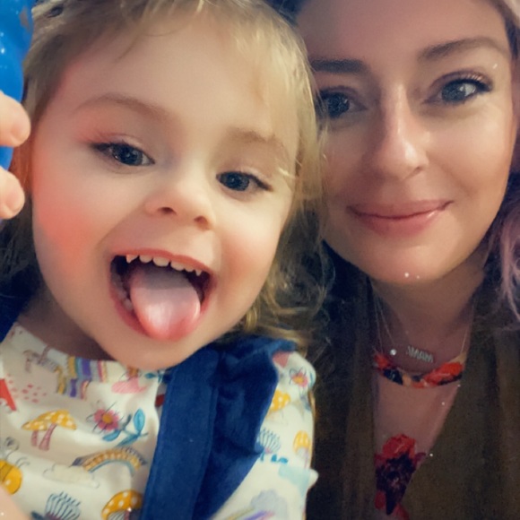 Meet your Posher, Tina - Picture 2 of 4